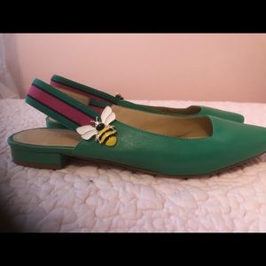 Talbots green flats with enamel bee detail 8.5M